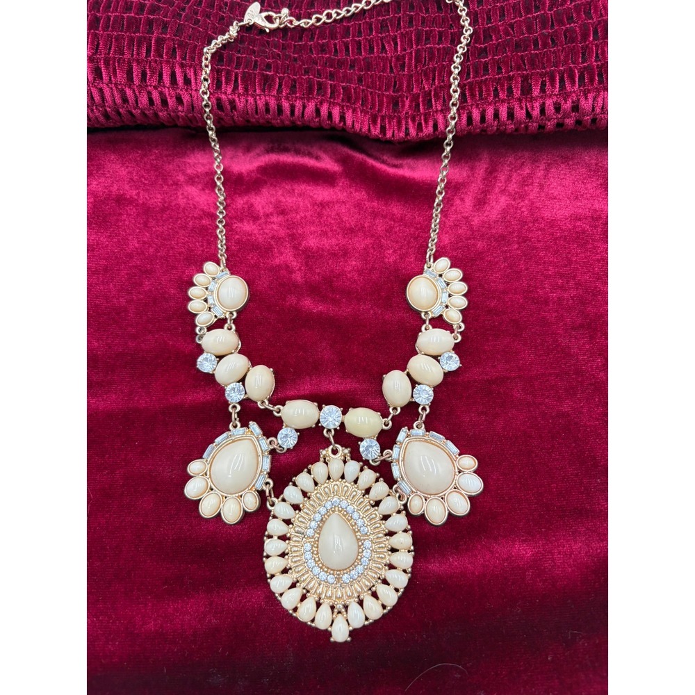 Vintage New York & Co Gold Tone Cream Cabochon Rhinestone Statement Bib Necklace